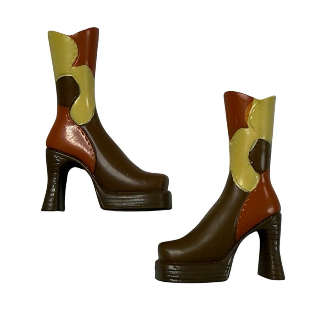 Bratz Dolls Xpress It Meygan Brown Patchwork Boots